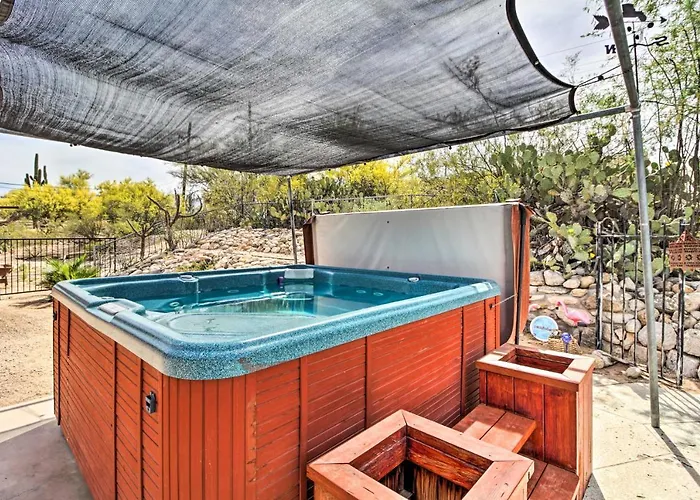 Lovely W/ Private Pool & Hot Tub! * Tucson