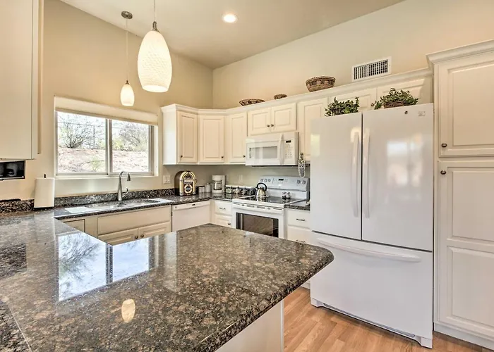 Lovely W/ Private Pool & Hot Tub! * Tucson