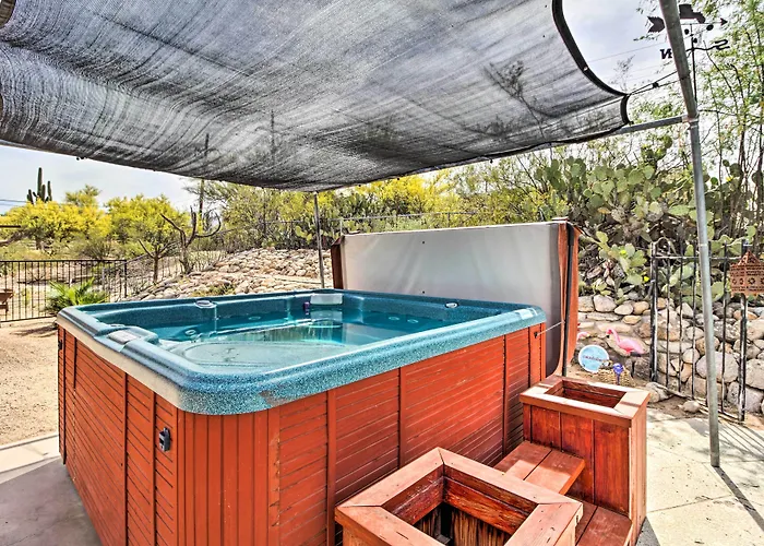 Lovely W/ Private Pool & Hot Tub! Tucson